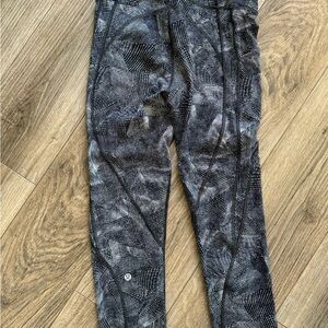 lululemon athletica Time to Sweat 23” Black and Gray - size 2